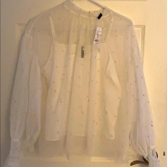 Small white with pearls blouse - Picture 1 of 3